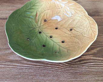 Vintage Berry Bowl Colander, Green Leaf Ceramic Fruit Dish, Summer Kitchen Serving Bowl