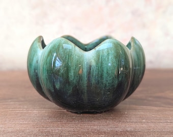 Blue Mountain Pottery Lotus Bowl – Green Drip Glaze Planter 10cm