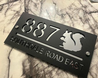 Placa de dirección personalizada con espejo / Letrero acrílico con número de casa / Letrero moderno para exteriores cortado con láser / Letrero de dirección con ardilla