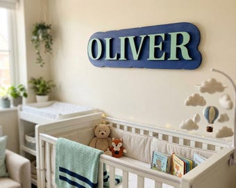 Letrero con el nombre del recién nacido / Decoración de pared con el nombre del bebé / Arte personalizado para la habitación infantil / Letras de madera en capas para la habitación del bebé / Regalo para baby shower / Arte de pared de madera
