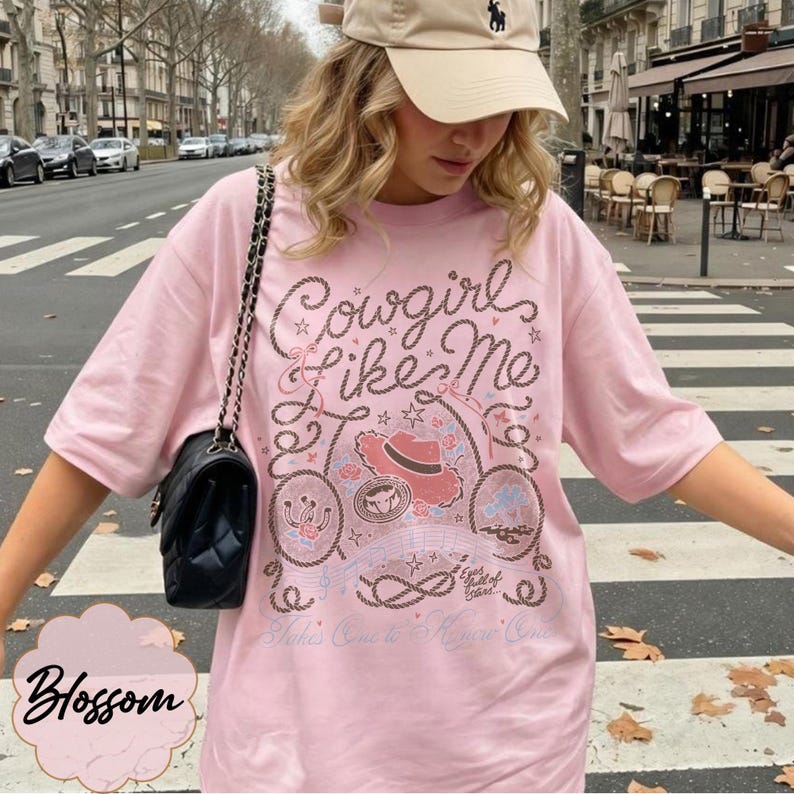 Camiseta vintage Our Cowgirl Like Me Tera Comfort Colors, camiseta Toy Story Jessie, camiseta retro Disney Cowgirl, camiseta vaquera Pixar, viaje de chicas a WDW imagen 9