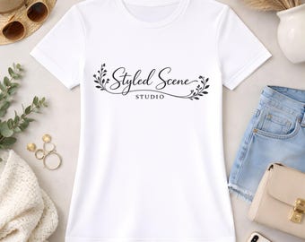 Witte mockup flatlay T-shirt | Shirtmodel vrouw | Leeg T-shirtmodel | Gestileerde platliggende foto | Vrouwelijke mock-up | Kledingmodel Etsy