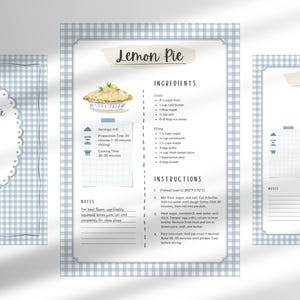 Peut inclure: Trois cartes de recettes avec une bordure &agrave; carreaux vichy bleu clair. La carte centrale pr&eacute;sente une illustration &agrave; l'aquarelle d'une tarte au citron et le titre "Lemon Pie". La recette comprend les ingr&eacute;dients et les instructions.