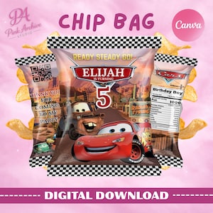 Puede incluir: Un diseño de bolsa de patatas fritas con los personajes de la película Cars, Rayo McQueen y Mate, con el texto "ELIJAH CUMPLE 5". El diseño incluye un patrón de cuadros blancos y negros y las palabras "READY STEADY GO!" y "DIGITAL DOWNLOAD".