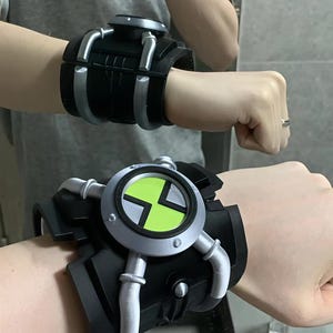 Ben 10 Omnitrix Cosplay Wrist Cuff Prop, PLA 3D Printed Pop-Up Wrist Device With Magnetic LED Light, Ben 10 Fan Collectible Gift