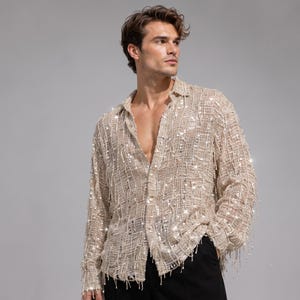 Camisa de manga larga con borlas para hombre / Top de malla transparente con botones y borlas de lentejuelas / Ropa urbana coreana para festivales, fiestas y discotecas / Regalo para él