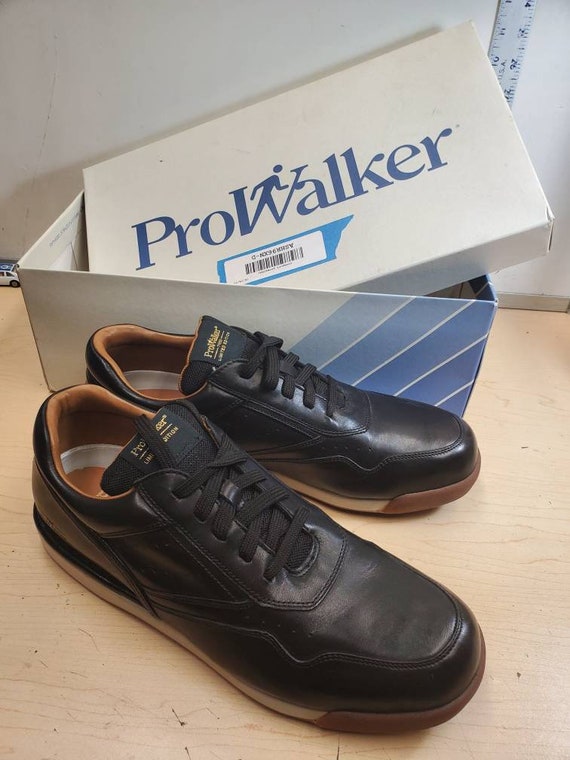 Rockport Prowalker m7100 limited edition. New in b