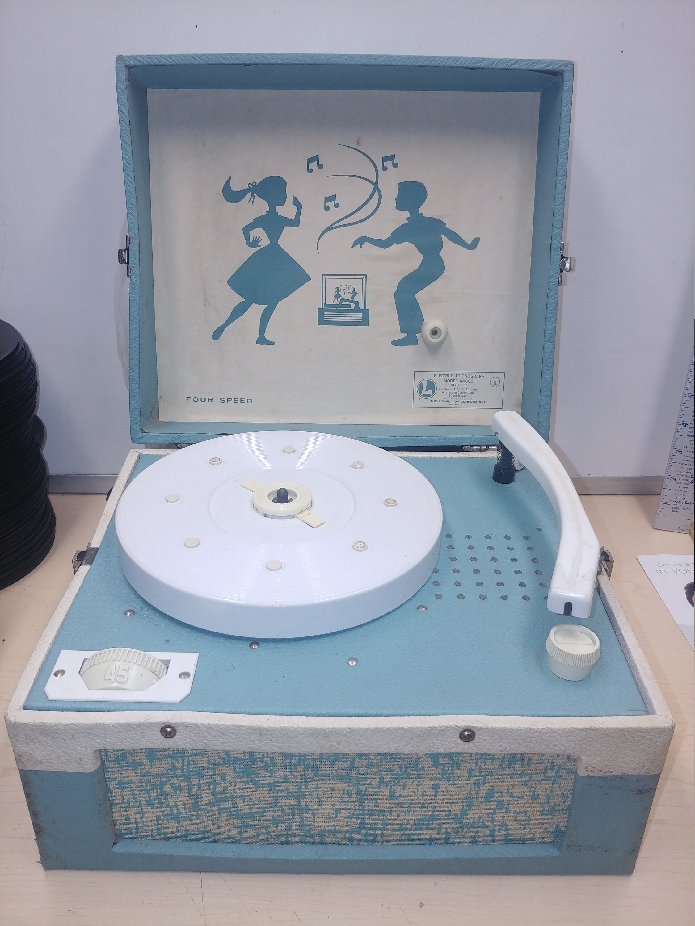 Vintage Lionel Model Tube Powered Portable Record Etsy Vintage Lionel Model Tube Powered Portable Record Etsy