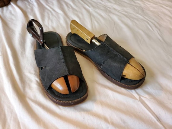 Stretchers sandals deals