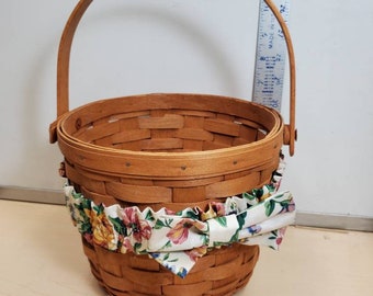 1991 Longaberger Basket with garter. Free shipping
