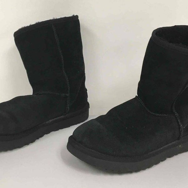 UGG black boots size 7. Free shipping