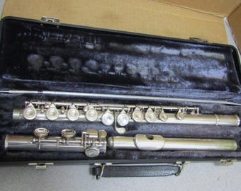 Artley Flute w/ Original Case Made in Arizona, USA Super Clean. Free shipping.