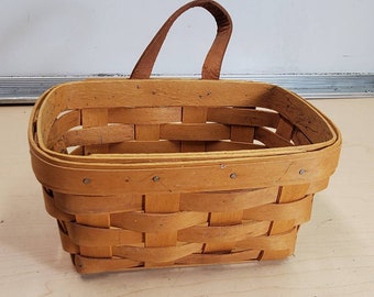 2001 Longaberger Hanging Basket with leather strap. Free shipping