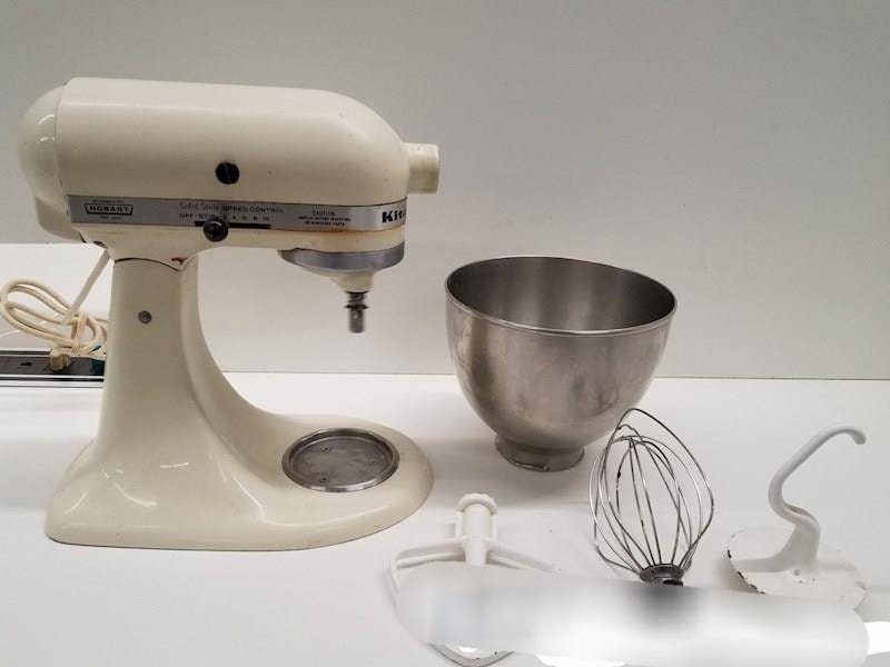 Vintage Hobart KitchenAid Stand Mixer Model K45SS White (250 Watts, USA)