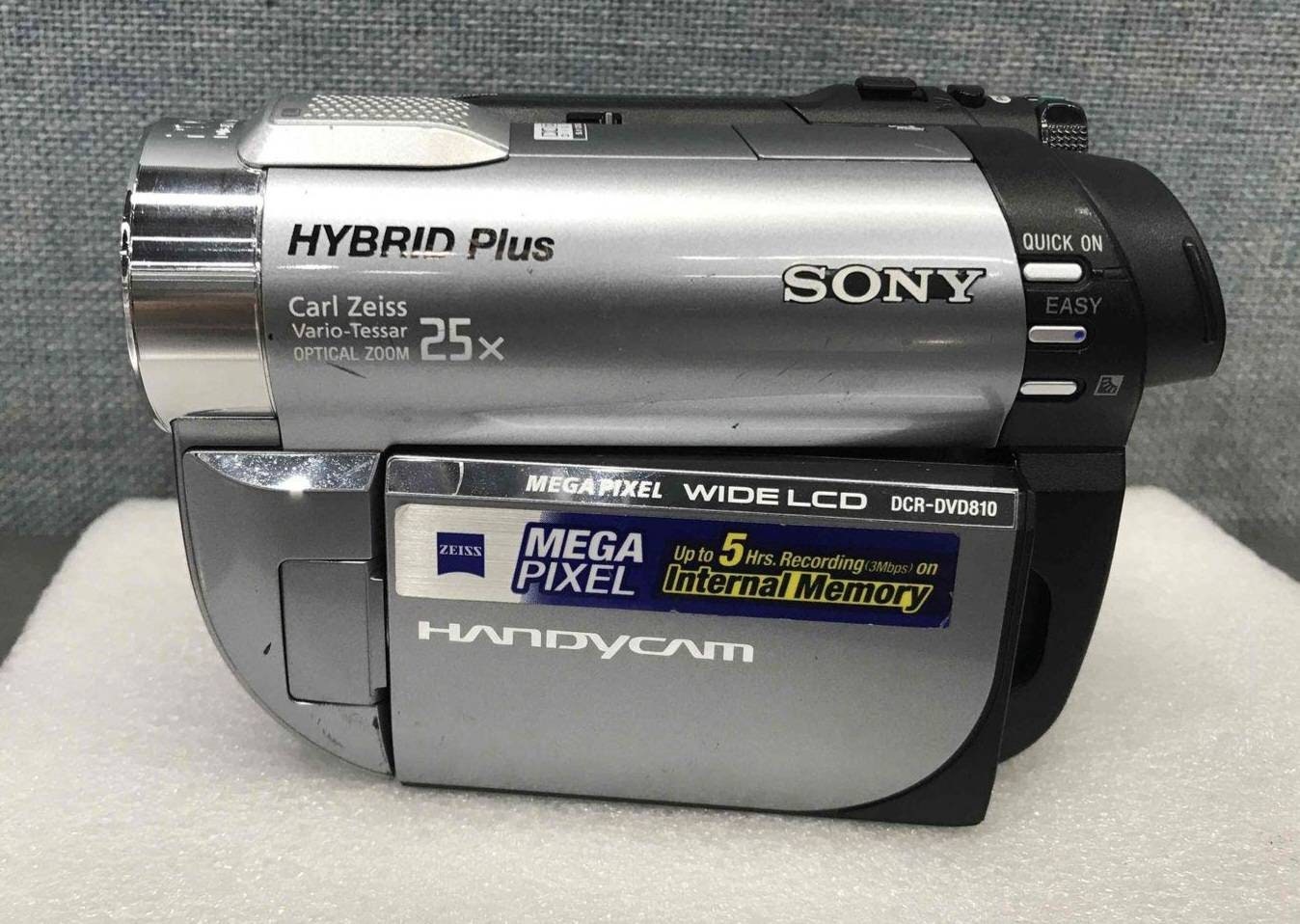 Carl Zeiss SONY Handycam Hybrid Digital Video Camera DCR-DVD115E Carl Zeiss 40x Camcorder 
