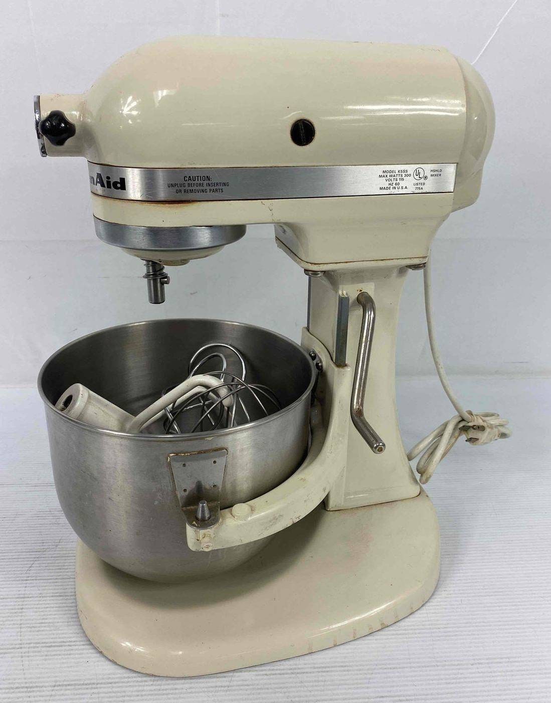 Kitchenaid Model K5SS 300 Watt Kitchen Stand Mixer W/ Accessories. Free  Shipping 