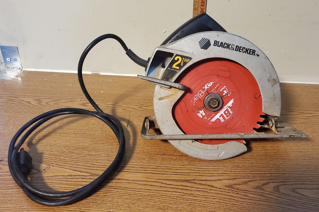 Vintage Black & Decker 5 1/2 Compact Circular Saw Model 7300 - tools - by  owner - sale - craigslist