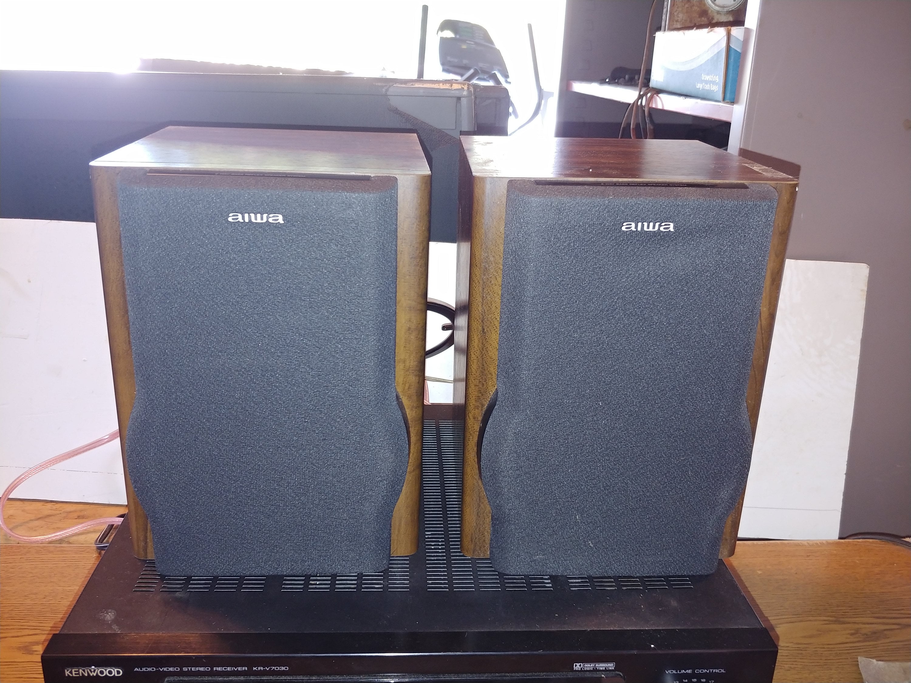 Aiwa bookshelf sale speakers