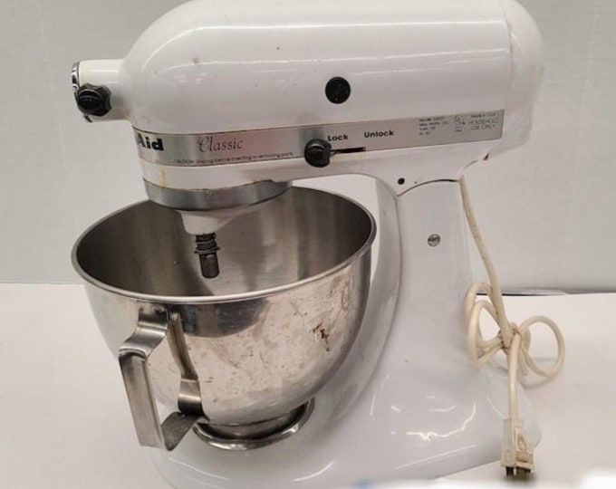 Kitchenaid Model K45SS Classic Stand Mixer W/bowl Works Great. Free