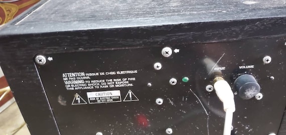 Yamaha YST-SW010 Powered Subwoofer Speaker Excellent Yamaha YST-SW010 Powered Subwoofer Speaker Excellent