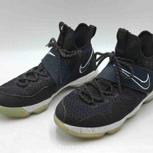 Sneakers & Athletic Shoes