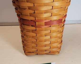 1998 Longaberger Snapdragon Basket with Cloth liner and Booklet. Free shipping