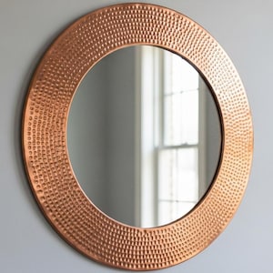 Espejo de pared de cobre martillado, marco de espejo de estilo industrial moderno, decoración rústica para el hogar estilo granja.