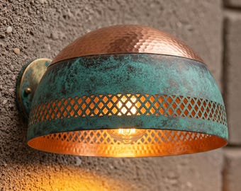 Handgjord vägglampa i koppar | Rustik hamrad kopparlampa | Industriell vägglampa | Lantlig belysningsarmatur