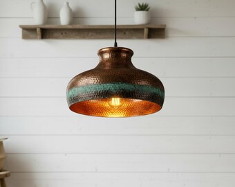Unik hängande lampa i koppar - Hantverksmässigt tillverkad pendellampa - Rustik köksdekoration i lantlig stil