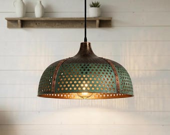 Hamrad kopparhängelampa | Industriell kupolhängelampa | Perforerad metallskärm | Rustik lantlig lampa