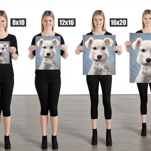 K&ouml;nnte beinhalten: Eine Serie von vier rechteckigen Kunstdrucken, die einen wei&szlig;en Hund mit dunklen Augen und strukturiertem Fell vor einem hellblauen Hintergrund zeigen. Die Drucke sind mit den Ma&szlig;en 8x10, 12x16, 16x20 und 18x24 beschriftet, die die Gr&ouml;&szlig;en angeben.