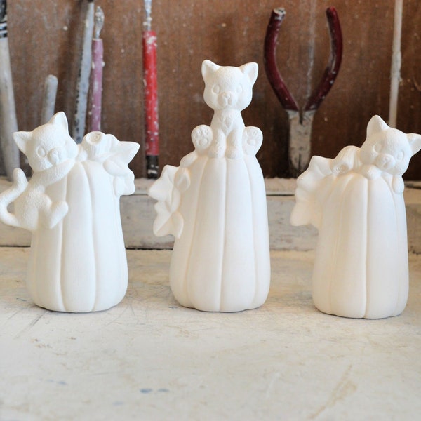 Ready to Paint - Three Cats Climbing Pumpkins - Clay Magic 1228