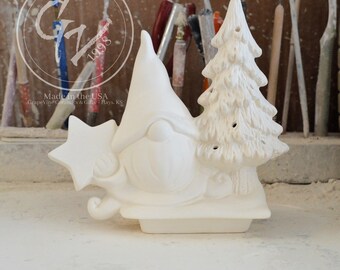 Ready to Paint - Gnome with Star Insert for Pickup - Clay Magic 4222