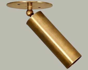 Reflektor mosiężny inspirowany stylem Mid-Century – regulowana lampa ścienna lub sufitowa