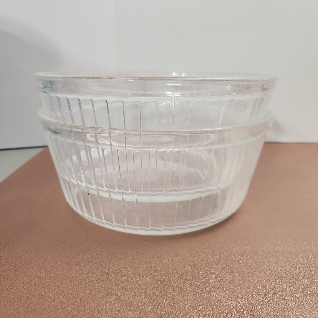 2 Vintage PYREX Ribbed Clear Glass Baking Souffle Mixing Bowls 8.5