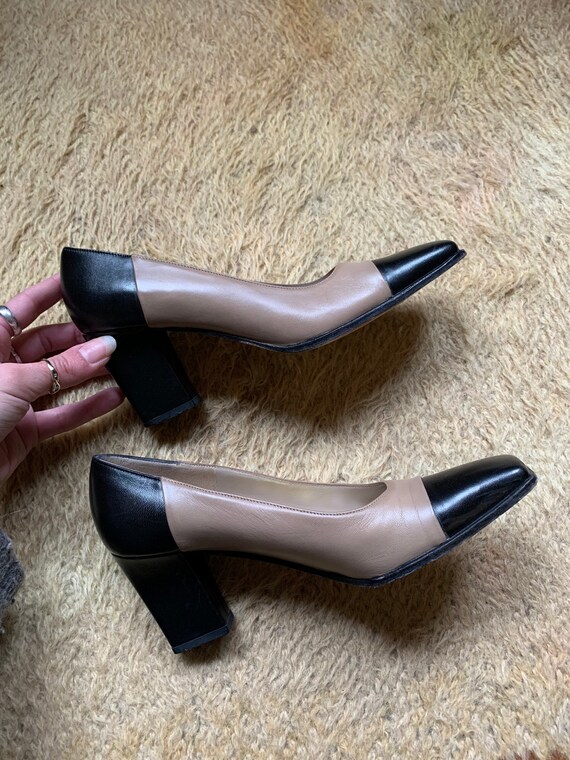 two color pumps