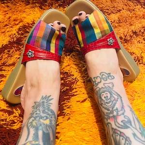 Vintage Deadstock Rainbow Plaid Croc Heart Sandalias Brighton Tamaño 8 8.5 Madras