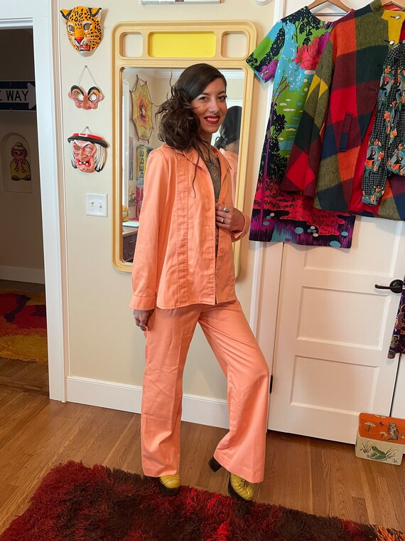 Unreal Vintage 1970’s Peach Orange Pant Suit Set The … Gem
