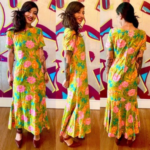 Vintage 1970’s Chartreuse Cotton Floral Alice Polynesian Maxi Ruffle Hem S M