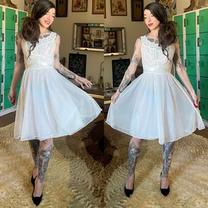 Vintage Rare 1950’s Vanity Fair Bridal Peignoir Cupcake Set Gown Robe Babydoll size xs Lace Satin White