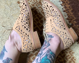 Vintage suède uitgesneden veterlaarzen flats maat 7 7,5
