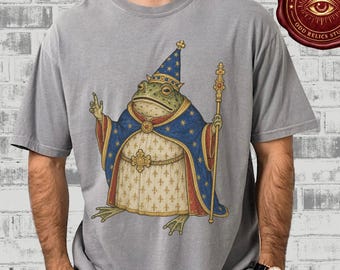 Royal Wizard Frog T-Shirt Comfort Colors® Vintage Medieval Dark Academia Shirts Weird Animal Art Tees Fantasy Frog Graphic Shirt