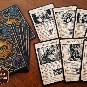 Peut inclure: Un ensemble de cartes de jeu fantastique comprenant une pile avec un emblème d'œil jaune et des cartes individuelles illustrées en noir et blanc de monstres comme une goule, un golem de pierre et un nécromancien avec des statistiques imprimées.