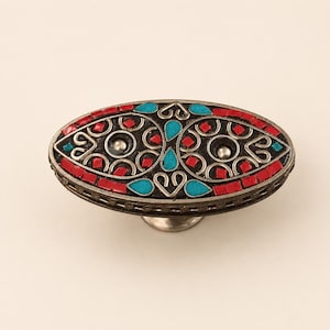 Bouton de meuble ovale en laiton de style ethnique, poignée de tiroir mosaïque rouge et bleue, poignée de commode bohème, quincaillerie de meuble artistique (cadeau)