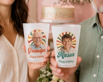 Benutzerdefinierte Retro Geburtstagsbecher, Vintage gefrostete Plastikbecher mit Namen, personalisierte Disco-Party-Becher, Groovy-Sommerparty-Trinkgeschirr