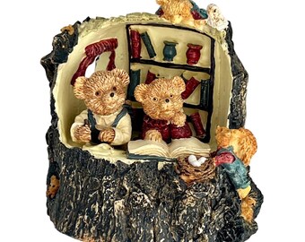 Vintage teddybeerbibliotheek muzikaal beeldje bos boomstronk harsdecor