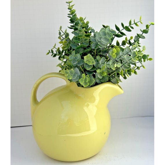 Vintage Hall China Yellow Ball Pitcher Ice Lip Mid Century 64 oz Ceramic