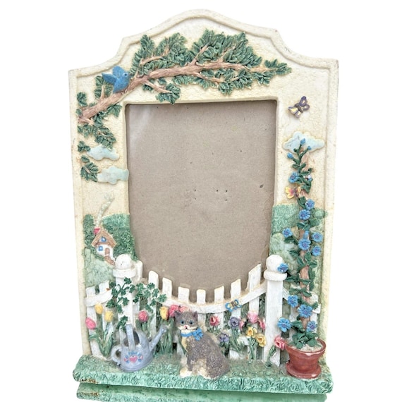 Vintage Garden Cat Picture Frame 3D Cottage Fence Flowers Birds Resin Folk Art