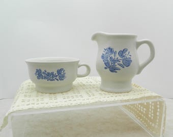 Pfaltzgraff “Yorktowne” Sugar & Creamer Set – Blue Floral Stoneware – USA – Pristine Condition