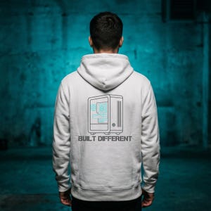 Built Different Gaming Hoodie PC Gamer Pullover Gaming Geschenk Herren PC Setup Shirt